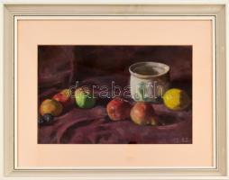HK 22 (?) jelzéssel: Csendélet gyümölcsökkel. Olaj. karton. Üvegezett fa keretben. 25x37,5 cm