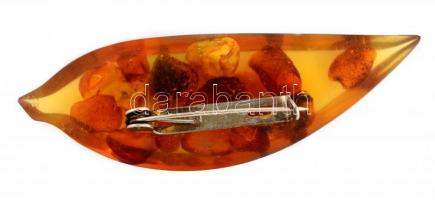 Borostyán kitűző, 6,5x2 cm