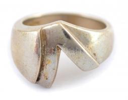 Ezüst(Ag) gyűrű, jelzett, méret: 55, nettó: 7,98 g