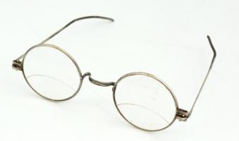 cca 1940 Kör alakú, fém keretes szemüveg, bifokális lencsével