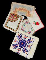 5 db kisméretű hímzett terítő