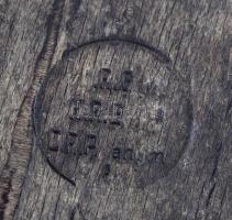 Vegyes militária tétel, közte bilincs, kulacs, táska