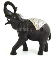 Elefánt szobor, műgyanta fém rátéttel, m: 23 cm