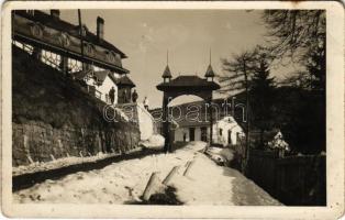 1935 Sinaia, hegyi vadász kaszárnya télen, laktanya, katonák / Romanian mountain troops barracks, winter, soldiers. Klunglein D. photo (EB)