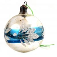 Retró karácsonyfadísz, ezüst gömb, kék sávval, ezüst díszítéssel, d: 5,5 cm