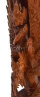 Díszes faragott indonéz fa szobor, apró lepattanással, m: 30 cm