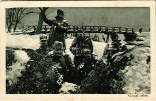 Kárpáti lesben. Az Érdekes Újság kiadása / WWI Austro-Hungarian K.u.K. military, soldiers in the Carpathians (ragasztónyom / glue marks)