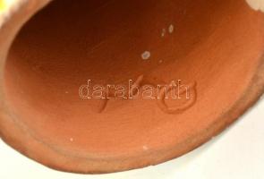 Mészáros Géza (1918-1987): Szerelmes pár, mázas kerámia, kézzel festett, jelzett, máz alatti hajszál...