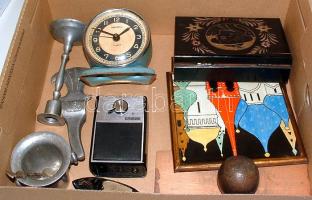 Vegyes bolhapiac tétel: benne szovjet festett faképek, cserkészfokos, mozsár, gyertyatartó, stb