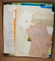 Hagyaték papírrégiség tétel: benne szocialista oklevelek, számos kotta, könyvek, reklám, némi filatélia