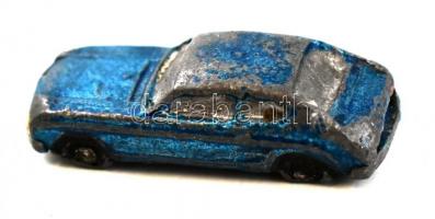 cca 1960 13 db külfönféle ólom autó kézzel festett, kopottak, 1,5x1 cm és 2,5x1 cm közötti méretben