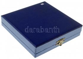 Sz. Egyed Emma (1935-2016) ~1980. "Soproni Szőnyeggyár" Br emlékplakett dísztokban (85mm) ...