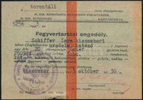 1943 Kiszombor, fegyvertartási engedély uradalmi intéző részére, Sauer fegyverre, pecséttel, hátoldalán 3 pengő okmánybélyeggel és géppel írt feljegyzéssel, mely szerint 1944-ben a fegyvert a tulajdonosa eladta, 8,5×12 cm