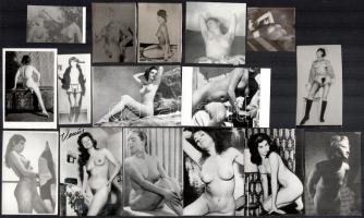 cca 1940-1970 16 db erotikus fotó, 4x6,5 cm és 9,5x7 cm közötti méretekben
