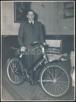 cca 1940-1950 Bicikli, fotó, 23,5x17,5 cm