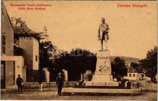 1908 Sümeg, Ramassetter Vince szobra, emlékmű (Istók János alkotása), háttérben a sümegi vár, katonák. Horvát Gábor kiadása (r)
