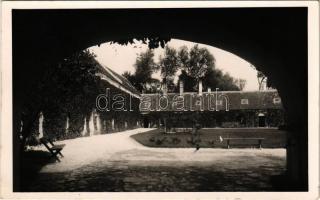 1940 Herend, Porcelángyár. photo