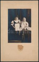 cca 1936 Sárospatak, Szipál fényképész műtermében készült vintage fotó, 14,8x10,3 cm, karton 26,8x17 cm