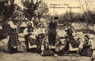 Bela falu, népviseletben