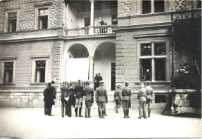 1917 Tisztek tisztelegnek Habsburg Ottónak a Mária Terézia rend átadásán