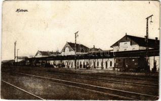 Hatvan, vasútállomás. Vasúti levelezőlapárusítás 6636. (szakadások / tears)