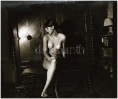 cca 1978 Szemrevaló huncutságok, Menesdorfer Lajos (1941-2005) budapesti fotóművész hagyatékából, 5 ...