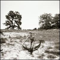 cca 1979 Őzikékre vadászva, Menesdorfer Lajos (1941-2005) budapesti fotóművész hagyatékából, 5 db vi...