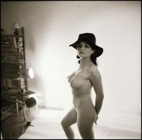 cca 1990 Örök vágy az exponálásra, Menesdorfer Lajos (1941-2005) budapesti fotóművész hagyatékából, ...