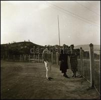 cca 1930 Tihanyi tájképek, életképek, fotók és negatívak, közte sérült, 16 db, 6x6 cm