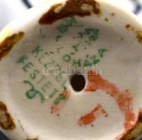 Hollóházi art deco macska. Kézzel festett, jelzett, nagyon apró kopással, m: 8,5 cm