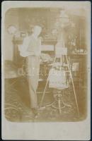 1920 Festőművész festés közben, fotólap, 9x14 cm