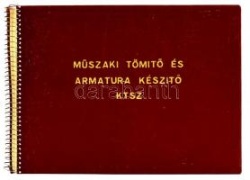 cca 1965 Műszaki Tömítő és Armatura Készítő KTSZ fotóalbuma, amelyet Losonczi Pálnak készítettek; benne 21 db vintage fotó orosz és magyar képjegyzékkel (termékek, dolgozók, munkahelyi környezet), védőtokban, 17x22 cm