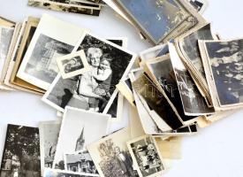 Különböző időpontokban és eltérő helyszíneken készült, cca 777 db vintage fotó sokféle témáról és sz...