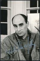 Kulka János (1958-) színész aláírása az őt ábrázoló fotón