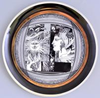 Hollóházi Szász Endre által tervezett mintával (Napfény) díszített tálka, matricás, jelzett, kis kopásnyomokkal, d: 25 cm