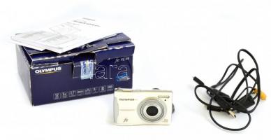 Olympus FE-46 Digital Camera saját dobozában, leírással, CD-Rommal, kábelekkel