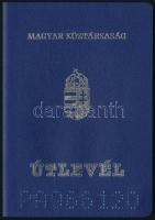 1993 Fényképes kék világútlevél