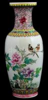 Kínai porcelán váza, kézzel festett, jelzett, apró kopásnyomokkal, m: 31 cm
