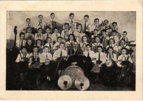 A Hévízi FMSZ Alsópáhoki KISZ-Úttörő zenekara / Hungarian Pioneer Movement music band