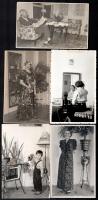 cca 1930-1970 11 db lakásokban készült csoportkép, 9x14 cm
