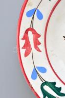 Hollóházi régi címeres kerámia fali tányér, kézzel festett, jelzett, kisebb lepattanásokkal, karcolá...