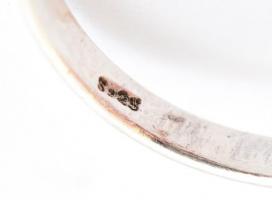 Ezüst(Ag) gyűrű, karneollal, jelzett, méret: 52, bruttó: 4,14 g