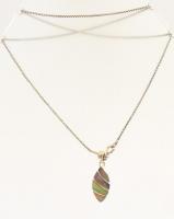 Ezüst(Ag) venezianer nyaklánc, gyöngyház medállal, jelzett, h: 43 cm, bruttó: 4,18 g