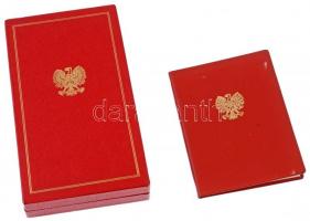 Lengyelország 1974. "Arany Jelvény Érdemrend" aranyozott műgyantás kitüntetés eredeti szal...