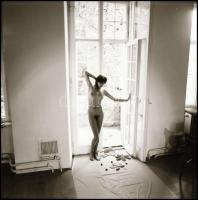 cca 1979 Akt lesen, Menesdorfer Lajos (1941-2005) budapesti fotóművész hagyatékából, 5 db vintage NE...