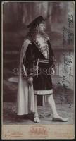 1907 Kertész Ödön (1870-1928) tenor operaénekes fotója, sajátkezű dedikációjával, keményhátú fotó, Bp., Erdélyi műterméből, kissé kopott kartonnal, 20x10 cm