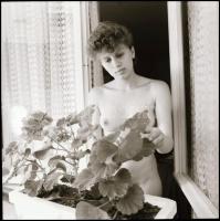 cca 1982 Mutatványos huncutságok, Menesdorfer Lajos (1941-2005) budapesti fotóművész hagyatékából, 8...