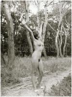 cca 1989 Ringasd el magad, Menesdorfer Lajos (1941-2005) budapesti fotóművész hagyatékából, 9 db vin...