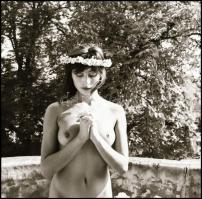 cca 1988 Múzsák inspirációja, Menesdorfer Lajos (1941-2005) budapesti fotóművész hagyatékából, 8 db ...