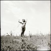 cca 1987 Nincs két egyforma, Menesdorfer Lajos (1941-2005) budapesti fotóművész hagyatékából, 7 db v...